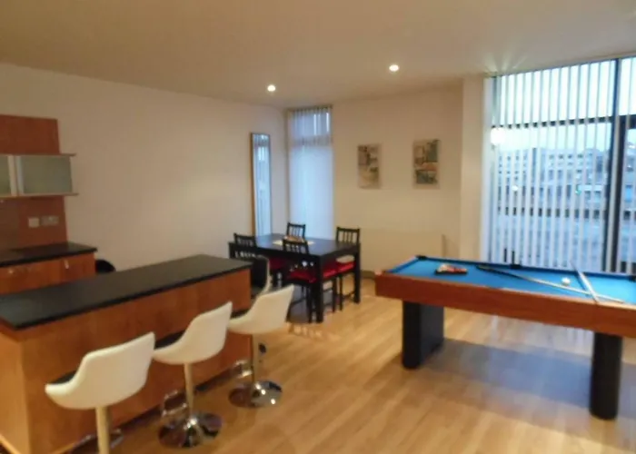 Modern 2-Bedroom Apt Near Sse Hydro And Sec